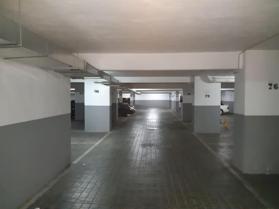 Beautiful Residential Apartment With Pool เบนิดอร์ม ภายนอก รูปภาพ
