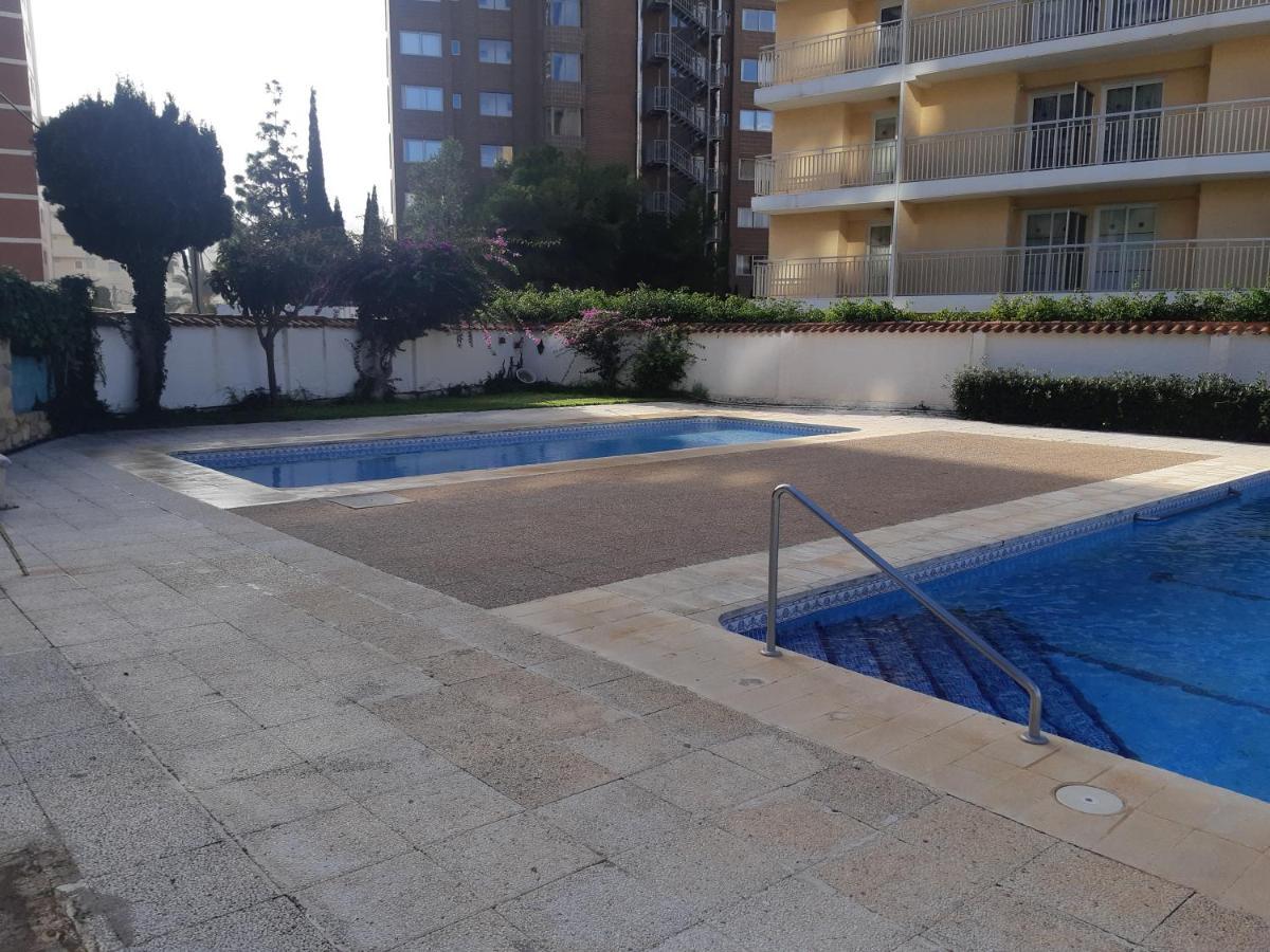 Beautiful Residential Apartment With Pool เบนิดอร์ม ภายนอก รูปภาพ