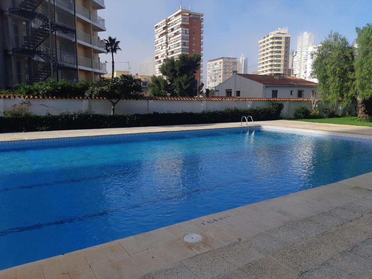 Beautiful Residential Apartment With Pool เบนิดอร์ม ภายนอก รูปภาพ